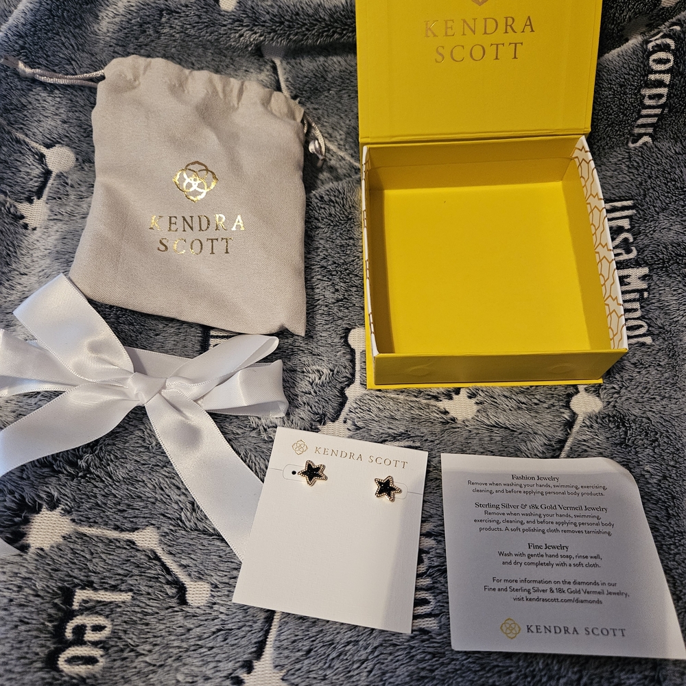 Kendra Scott Gold Star Earrings